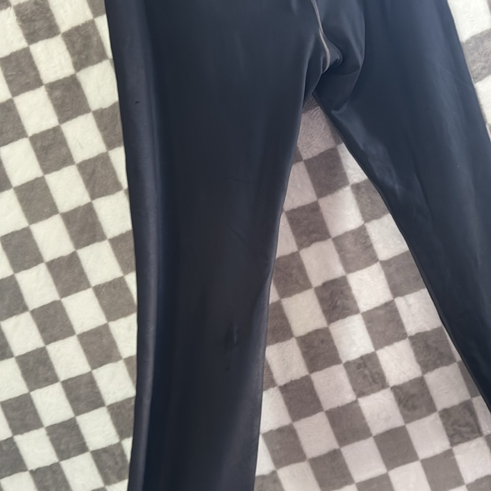Athleta large black leggings with light pink stiching - Picture 6 of 7